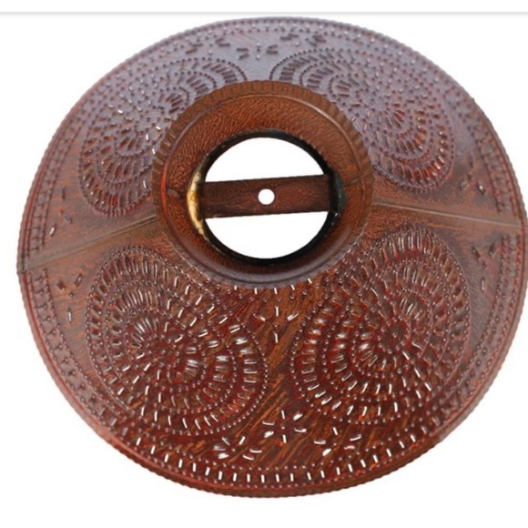 BETSY ROSS COLONIAL TABLE LAMP with Pierced Chisel Pattern Shade In Rustic Tin - Picture 3 of 5